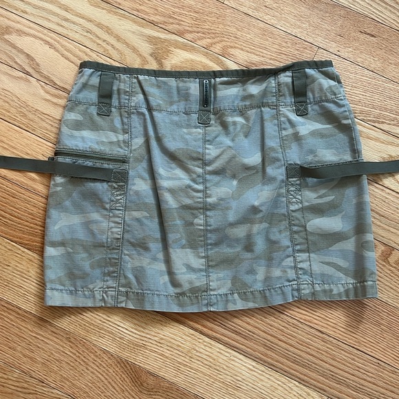 DKNY camo skirt - Picture 3 of 3